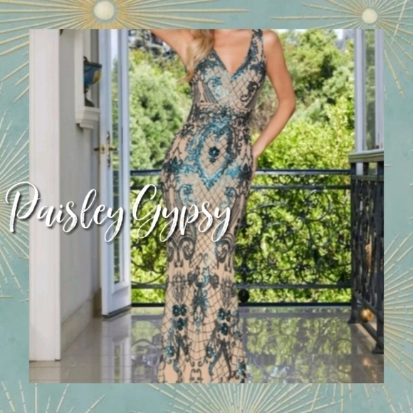 Stunning Sleeveless Deep V Mermaid Formal Gown - Picture 6 of 10